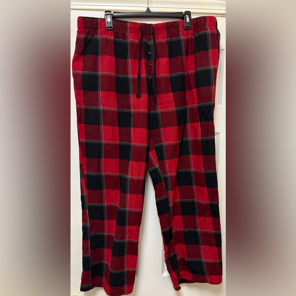 Stars Above Women’s XXL Red and Black Plaid Pajama Pants